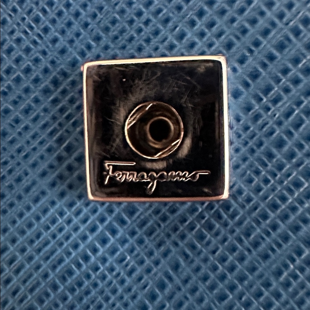Ferragamo blue wallet bow pristine vintage trifold zip coin storage - Picture 13 of 13